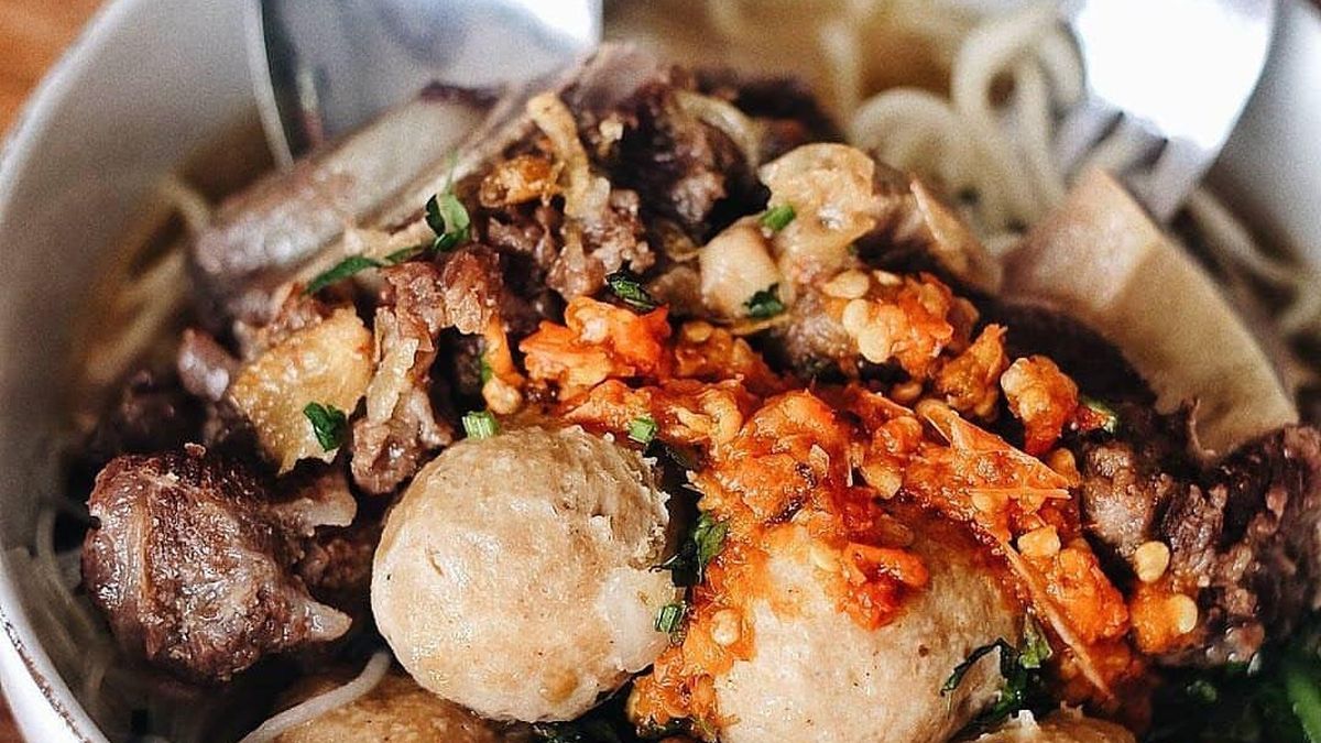 Mie Ayam & Bakso Cilacap: Rasa yang Menggigit Hati